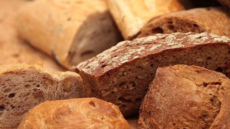 Kruh brez kvasa: kako narediti zdravo in okusno jed s samo 4 sestavinami